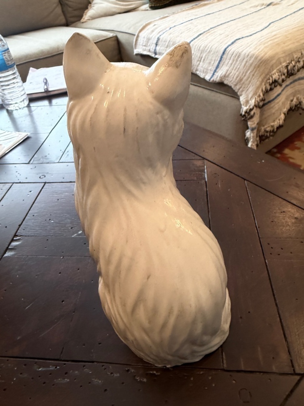 Vintage White Ceramic Cat Figurine with Green Glass Eyes - Picture 3 of 6